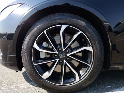 Used 2023 Volvo S90 B6 Plus image 14