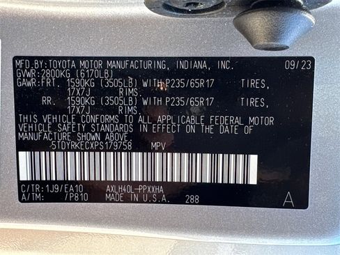 Certified 2023 Toyota Sienna XLE image 29