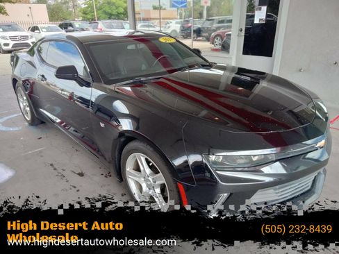 Used 2017 Chevrolet Camaro LT w/ Technology Package image 1