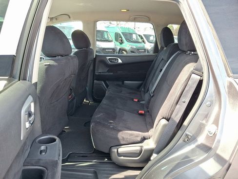 Used 2015 Nissan Pathfinder SV w/ Cargo Package image 12