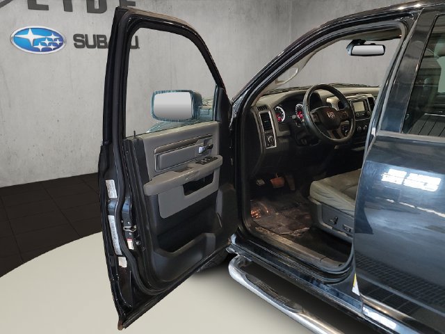 Used 2015 RAM 1500 Classic SLT AWD/4WD image 36