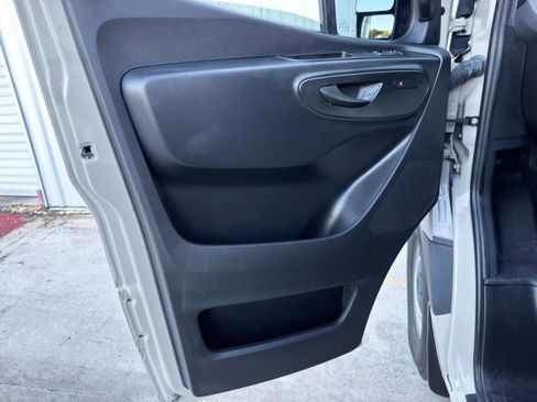 Used 2023 Mercedes-Benz Sprinter 2500 image 37