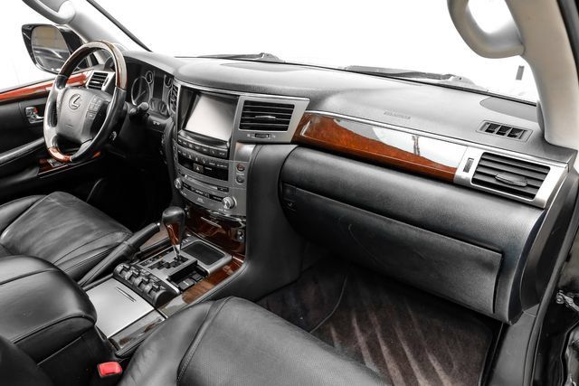 Used 2014 Lexus LX 570 4WD image 16