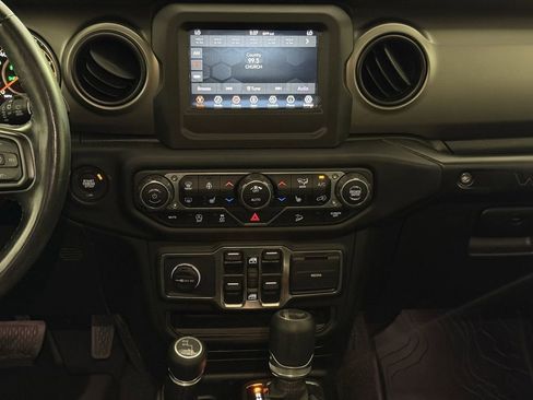 Used 2021 Jeep Wrangler Unlimited Sport image 32