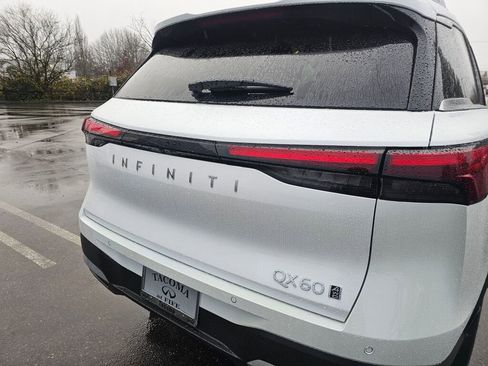 New 2026 INFINITI QX60 Luxe image 18