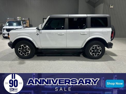 Used 2024 Ford Bronco Outer Banks AWD/4WD image 1