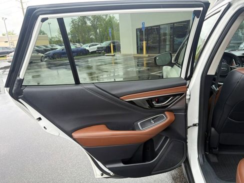 Used 2021 Subaru Outback Touring AWD/4WD image 18