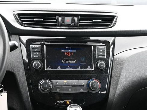 Used 2022 Nissan Rogue Sport S FWD image 7