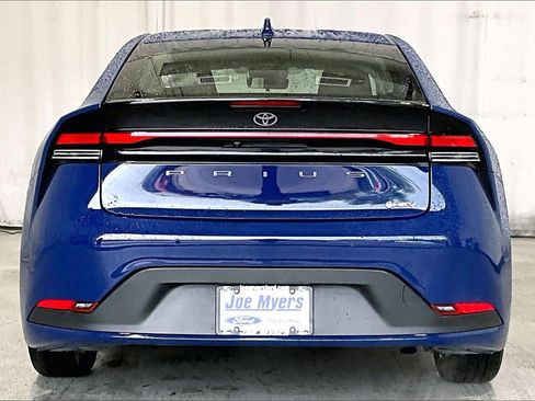 Used 2024 Toyota Prius LE image 3