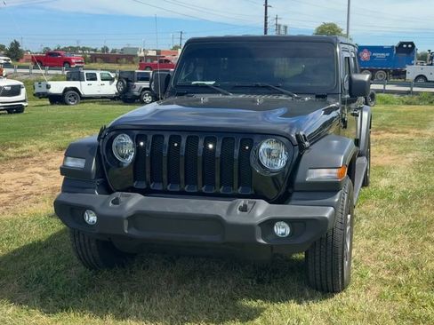 Used 2022 Jeep Wrangler Unlimited Sport AWD/4WD image 2