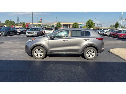 Used 2018 Kia Sportage LX FWD image 3