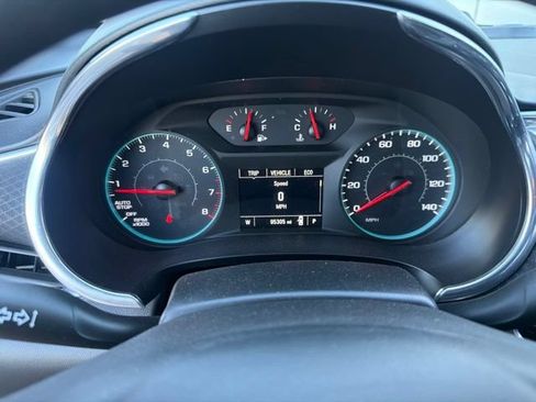 Used 2021 Chevrolet Malibu LT FWD image 8