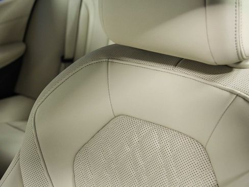 Certified 2023 BMW 530e w/ Premium Package image 25