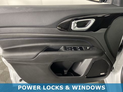 New 2025 Jeep Compass Limited w/ High Altitude Package image 14