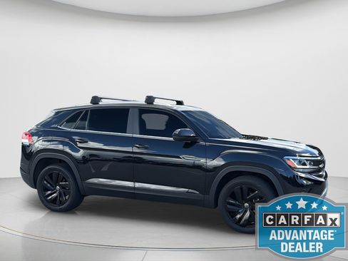 Used 2023 Volkswagen Atlas Cross Sport SE w/ Panoramic Sunroof Package FWD image 4