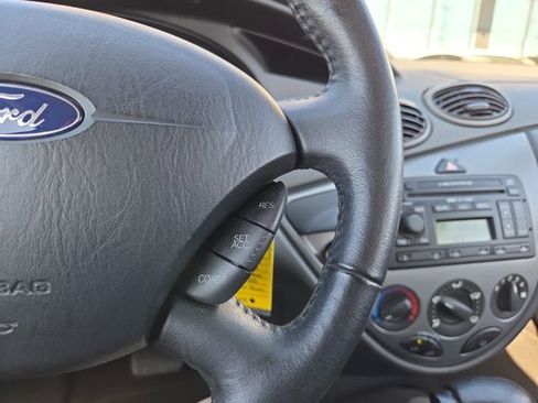 Used 2002 Ford Focus ZX3 Hatchback image 17