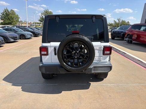 Used 2022 Jeep Wrangler Unlimited Sport AWD/4WD image 4