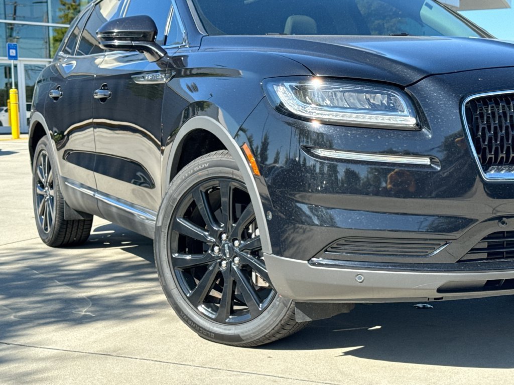 Used 2022 Lincoln Nautilus Reserve w/ Equipment Group 201A AWD/4WD image 9
