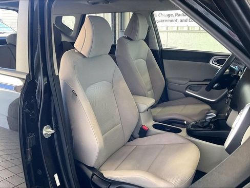 Used 2022 Kia Soul LX FWD image 21