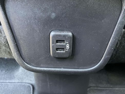 Used 2023 Chevrolet Equinox RS FWD image 12