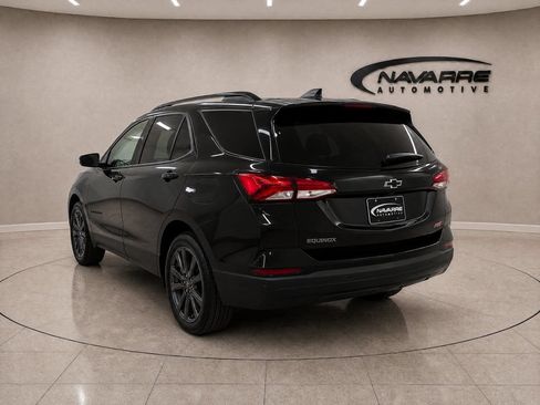 Used 2022 Chevrolet Equinox RS w/ Infotainment Package FWD image 5