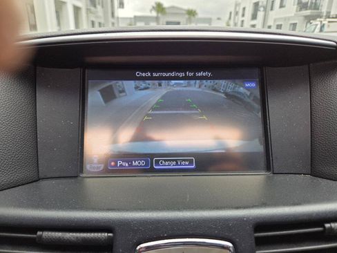Used 2015 INFINITI Q70 3.7 RWD image 24