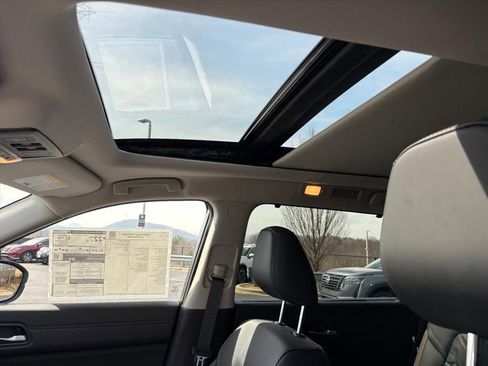 New 2026 Nissan Pathfinder Platinum image 14