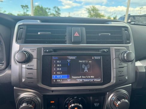 Used 2018 Toyota 4Runner SR5 AWD/4WD image 19
