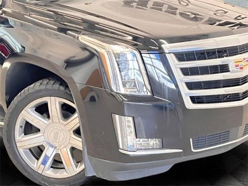 Used 2020 Cadillac Escalade Premium Luxury image 39