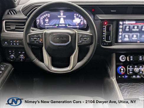 Used 2024 GMC Yukon Denali AWD/4WD image 5