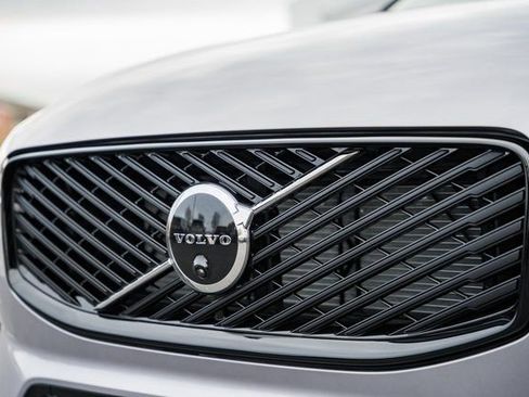 New 2026 Volvo XC60 B5 Plus w/ Protection Package Premier image 12
