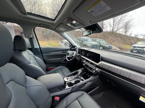 New 2025 Kia Telluride EX image 32