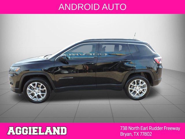 Used 2023 Jeep Compass Latitude AWD/4WD image 7