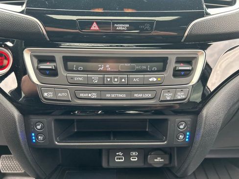 Used 2024 Honda Passport Black Edition image 17