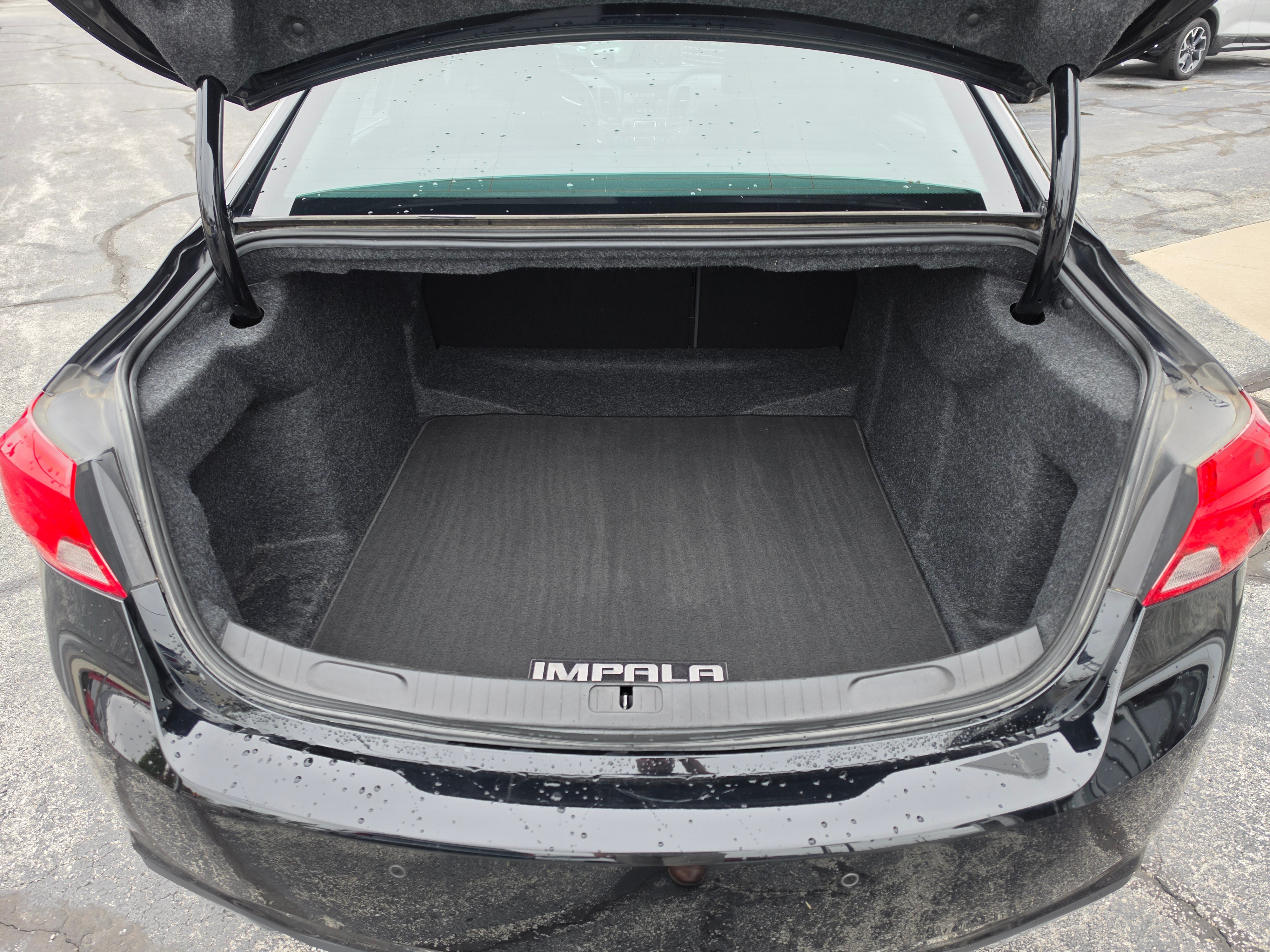 Used 2017 Chevrolet Impala Premier FWD image 6