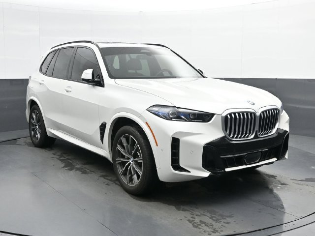 Used 2025 BMW X5 xDrive40i w/ M Sport Package AWD/4WD image 2