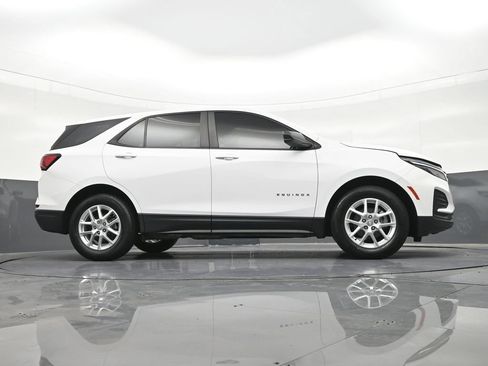 Used 2024 Chevrolet Equinox LS w/ Driver Confidence II Package FWD image 33