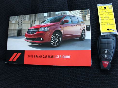 Used 2019 Dodge Grand Caravan SE image 42