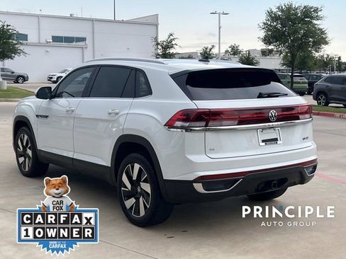 Used 2024 Volkswagen Atlas Cross Sport SE w/ Panoramic Sunroof Package FWD image 10