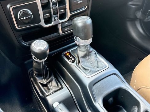 Used 2023 Jeep Wrangler Unlimited Sahara w/ Cold Weather Group AWD/4WD image 22