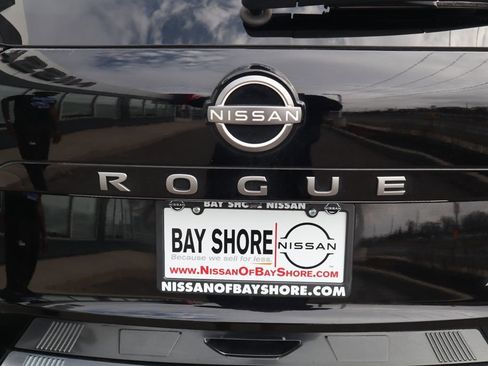 Certified 2025 Nissan Rogue SV AWD/4WD image 31