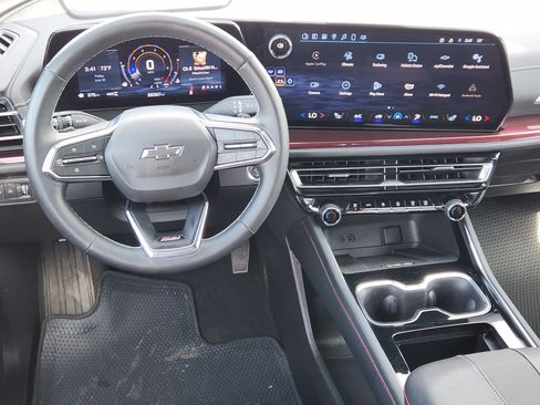 Used 2025 Chevrolet Traverse Z71 AWD/4WD image 28