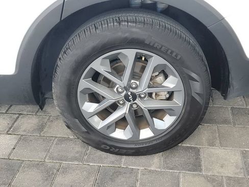 Certified 2024 Kia Telluride LX FWD image 5