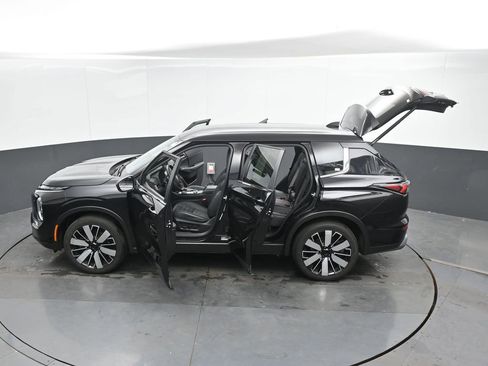 Used 2025 Mitsubishi Outlander AWD image 51