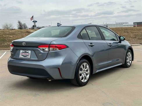 Used 2024 Toyota Corolla LE image 3