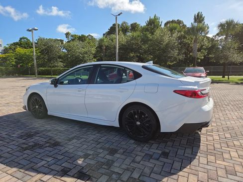 Certified 2025 Toyota Camry SE w/ Convenience Package FWD image 9