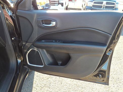 Used 2018 Jeep Compass Limited image 11