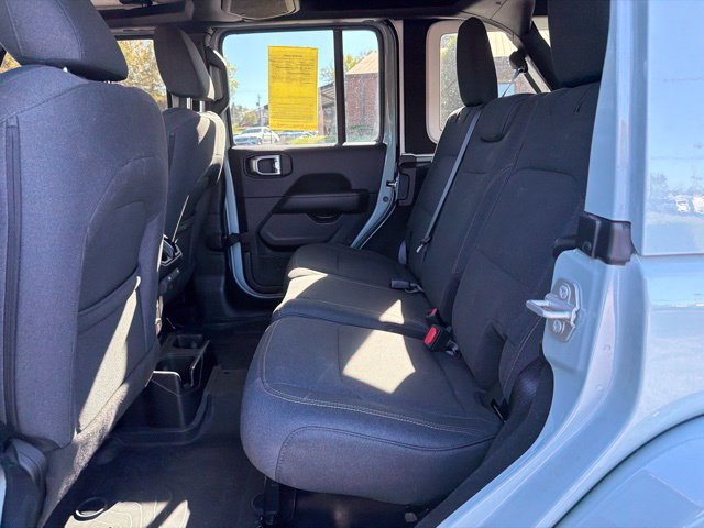 Used 2024 Jeep Wrangler Unlimited Sahara AWD/4WD image 13