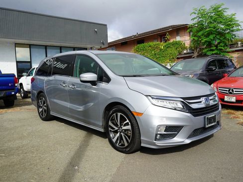 Used 2018 Honda Odyssey Elite image 3