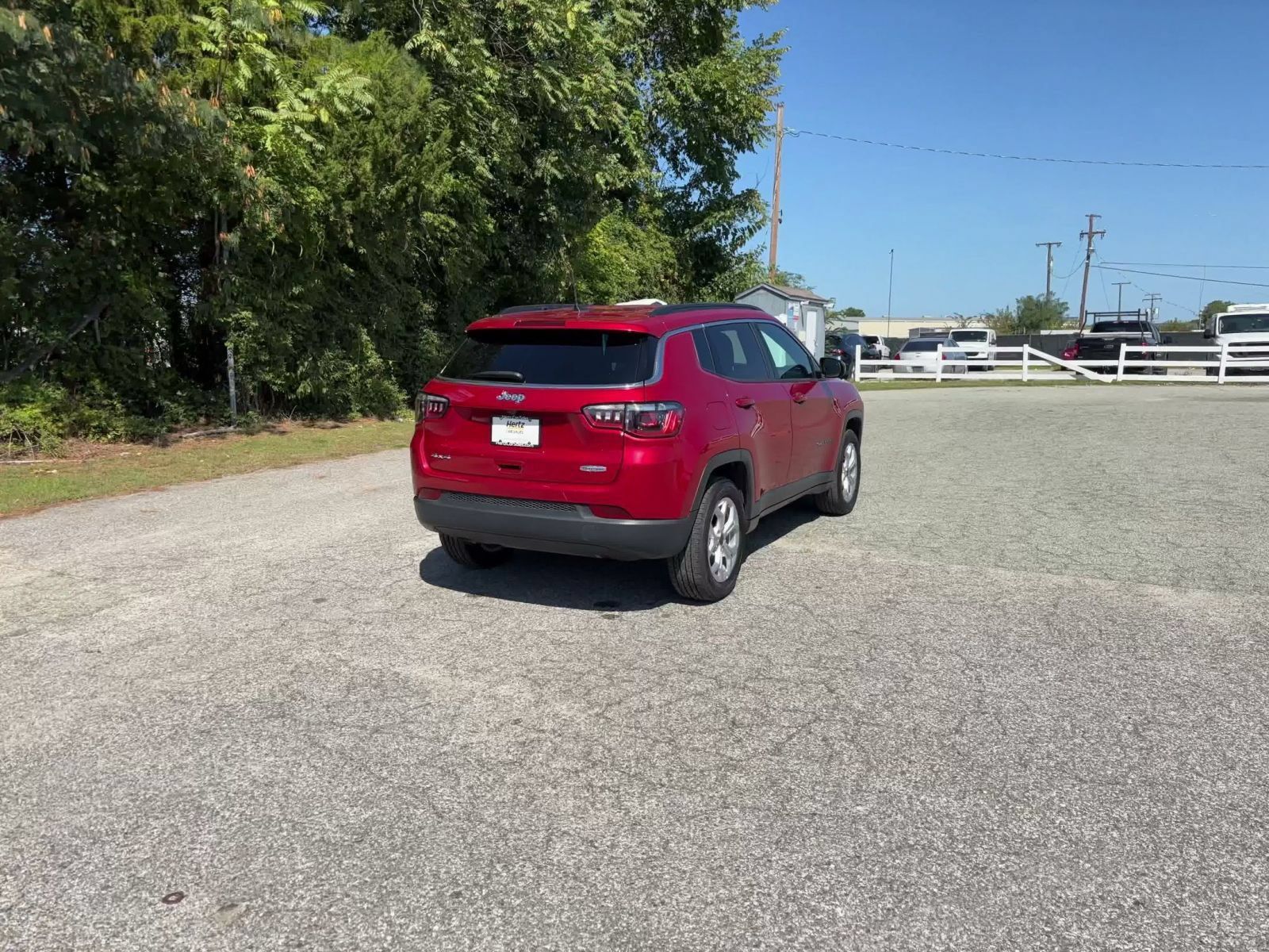 Used 2025 Jeep Compass Latitude AWD/4WD image 13